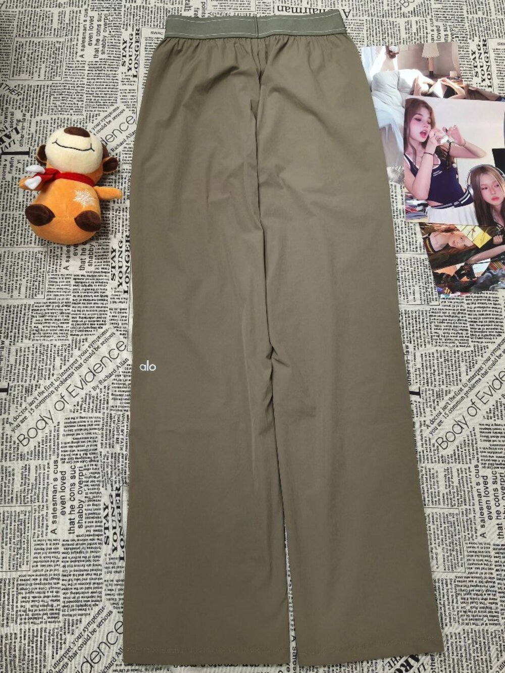 ALO Yoga NWT Suit Up Trouser Olive (Regular Limited)🎄💚 - Picture 3 of 6